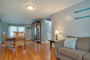 Living Room | King Sleeper Sofa