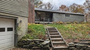 A true Vermont Cabin in the Woods! Relax you are on Green Mountain Time Now!