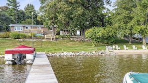 Private Lakefront with beach and dock. Boat not included