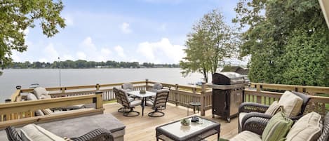 Spacious deck overlooking All Sports Dickerson Lake