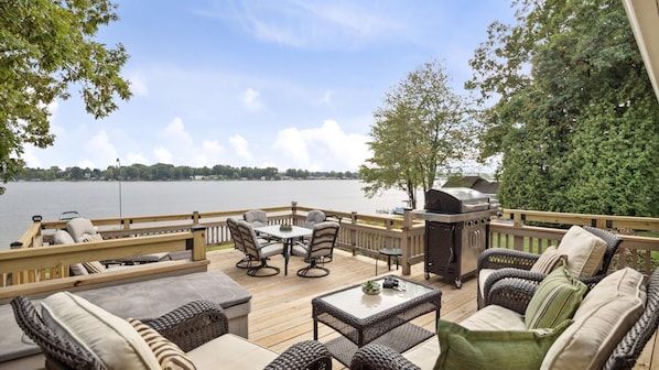 Spacious deck overlooking All Sports Dickerson Lake