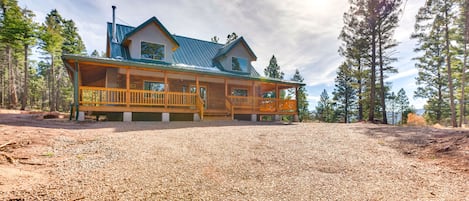 Angel Fire Vacation Rental | 3BR | 2.5BA | 2,042 Sq Ft | 5 Steps Required