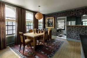 Dining room with seating for 6