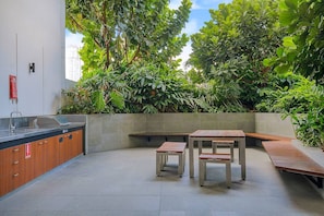 Cook up a feast on the communal BBQ area, and dine alfresco making the most of Brisbane’s balmy weather.