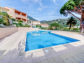 Water, Plant, Sky, Cloud, Daytime, Property, Building, Swimming Pool, Azure, Tree