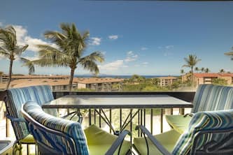 SALE April-May! Top Floor Maui Vista with Ocean View, AC, 5min Walk to Beach