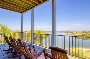 Cabin with a Lake View near Pigeon Forge "Lake View Therapy" - Covered back deck overlooking Douglas Lake