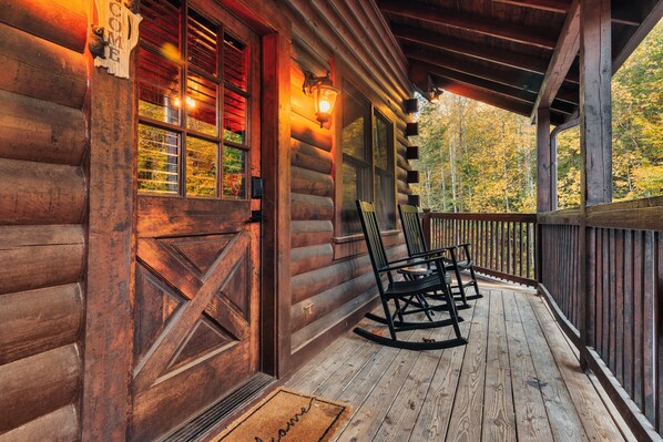 Hang out on the front deck enjoying a beverage while playing some tic tac toe.