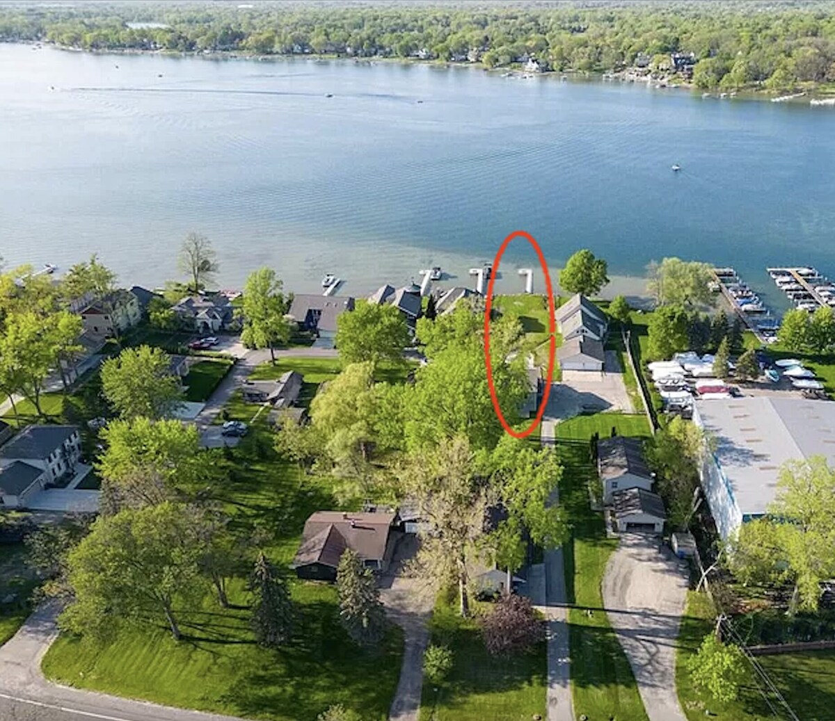 Amazing Cozy Lakefront Retreat on All-Sports Elizabeth Lake w/ private dock