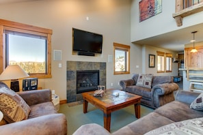 Living Room | Central Heating | Free WiFi