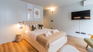 Our cozy retreat counts with a comfortable double bed and an AC unit, for a restful night's sleep #stunning #oasis