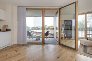 13 Flat12 25Lockton
