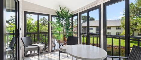 Lanai (1)