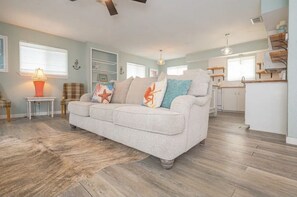 Spacious living, dining & kitchen area w a beautiful island w an open concept