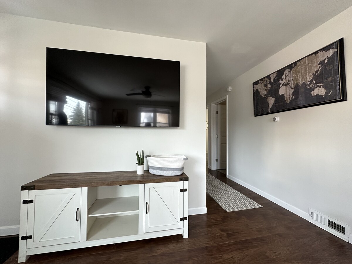 Private Home Food + Bars