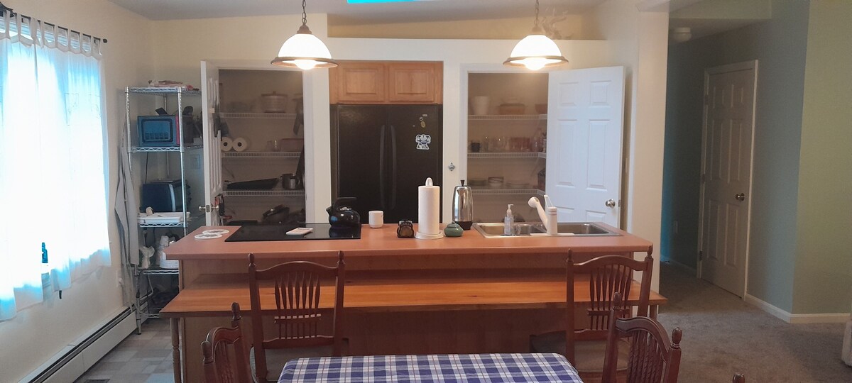 Spacious 3 Bedroom house in Meredith,near lake,dogs allowed
