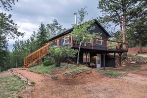 The perfect cabin! Dark Sky (Milky Way) star viewing, cozy beds, inviting living rooms, loaded kitchen, sauna, huge deck, firepit, nature & wildlife, peace & quiet...all wrapped up in stylish decor and design.
