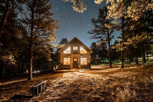 Official dark skies location. On a clear night, the Milky Way is absolutely brilliant. The cabin is nestled in a private mountain neighborhood next to Pike National Forest. Wilson Lake butts up against hundreds of acres of BLM land adventures.