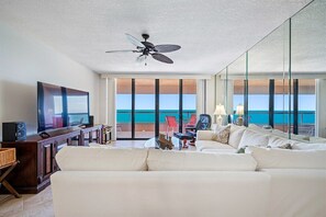 Living area with a Spectacular View