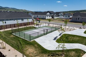 Community Pickleball Courts