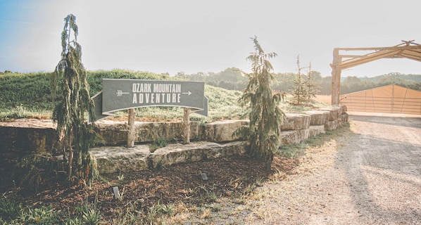No traffic - Gated Entrance