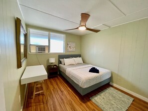 Queen bedroom 1