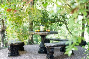 Al Fresco