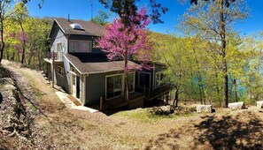 Breathtaking views at Fall Drive Lake House.