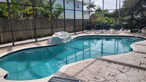 Nice lounging around the pool