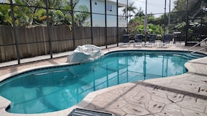 Nice lounging around the pool