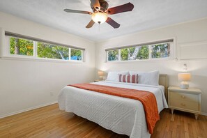Guest Bed Retreat: Drift into Sweet Dreams in Our Cozy and Inviting Guest Sleeping Space