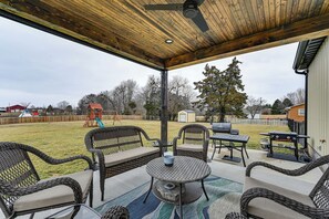 Patio | Blackstone Grill | Dog Friendly w/ Fee (1 Max)