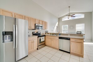 Kitchen | 2 Dining Tables | Central Air Conditioning/Heat | Free WiFi
