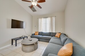 Living Room | Smart TV