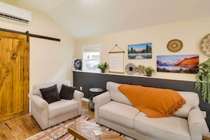 Studio | Queen Bed | 2 Twin Sleeper Sofas | Queen Sleeper Sofa | Smart TV