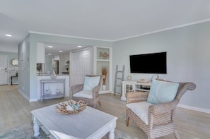 Spacious Family Room