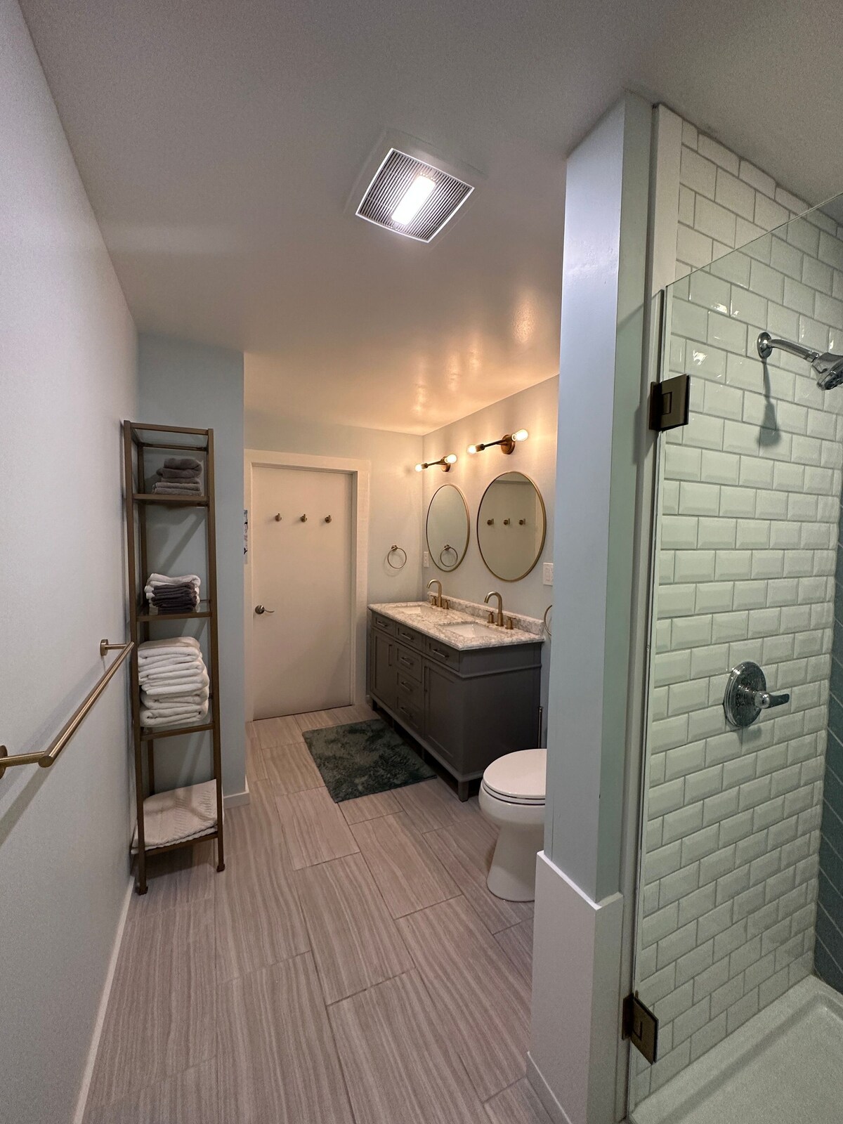 Downtown Retreat: Dog-Friendly Haven for 30+ Day Stays! 1 mile to downtown.