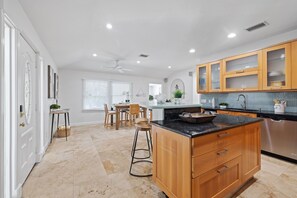 kitchen (2)
