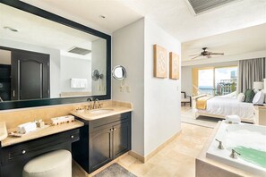 beautiful bathroom with jacuzzi 