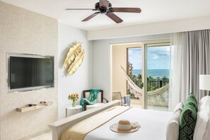 stylish and comfy king size bedroom