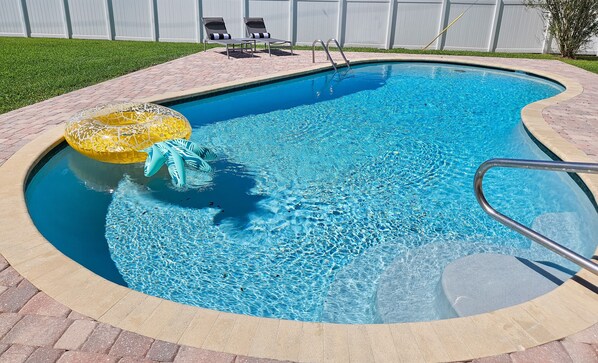 Beautiful Large Pool