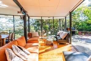 屋外ダイニングエリア