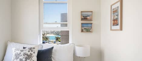 Wake up to views over Coogee Beach from the bedroom window. Watch as the sun rise transforms the Sydney sky.