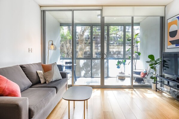 Open plan living area to enjoy the Sydney  Summer evenings