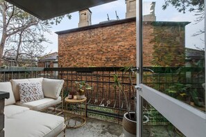 Enjoy some fresh air out on the balcony. Sit here with your favourite book or a glass of wine.
