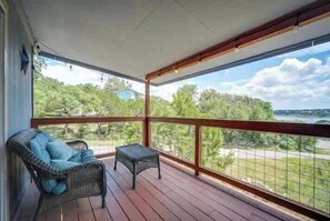 The cool breeze rustles through the leaves of nearby trees, providing a soothing ambiance.