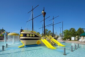 svo5601po-120195-Horizontal-image-of-Splash-Cover-interactive-water-area-on.png