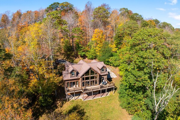Slaty Fork Vacation Rental | 3BR | 4BA | 2 Steps to Enter | 3,800 Sq Ft
