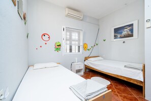 Schlafzimmer 2
