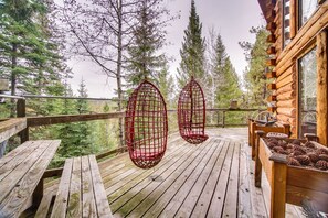 Deck | Gas Grill | Tree-Lined Views